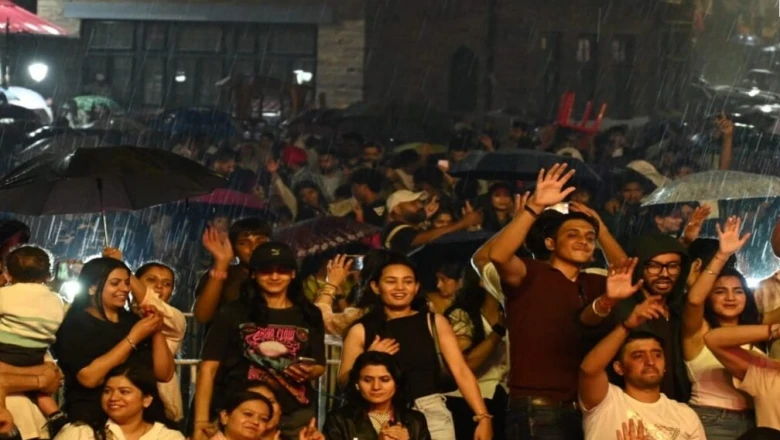 शिमला में पर्यटकों का सैलाब: रोजाना 30 हजार से ज्यादा वाहनों की एंट्री, 90 फीसदी होटल फुल, 300 जवान तैनात