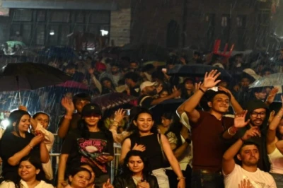 शिमला में पर्यटकों का सैलाब: रोजाना 30 हजार से ज्यादा वाहनों की एंट्री, 90 फीसदी होटल फुल, 300 जवान तैनात