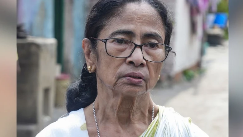 ममता बनर्जी पर FIR दर्ज, राजनीतिक भाषण में एक समुदाय को दी थी चेतावनी