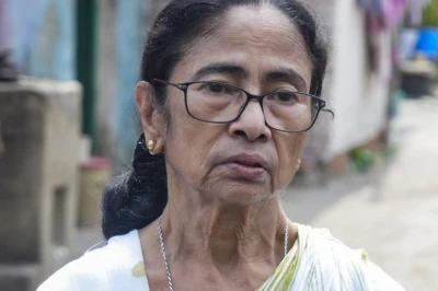 ममता बनर्जी पर FIR दर्ज, राजनीतिक भाषण में एक समुदाय को दी थी चेतावनी