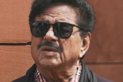 क्या शत्रुघ्न सिन्हा भी छोड़ेंगे TMC? सांसद ने दो टूक कहा- 'अभिषेक बनर्जी मेरे नेता नहीं'
