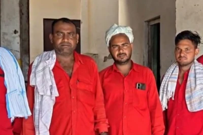 कोटा: ट्रॉली, लिफ्ट और एस्केलेटर के दौर में घटा कुलियों का काम, आमदनी पर गहराया संकट