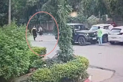 गुरुग्राम में दिल्ली पुलिस के सिपाही ने एक्स गर्लफ्रेंड को सरेआम पीटा, परिवार को धमकाया और थार से सोसाइटी का गेट तोड़ा