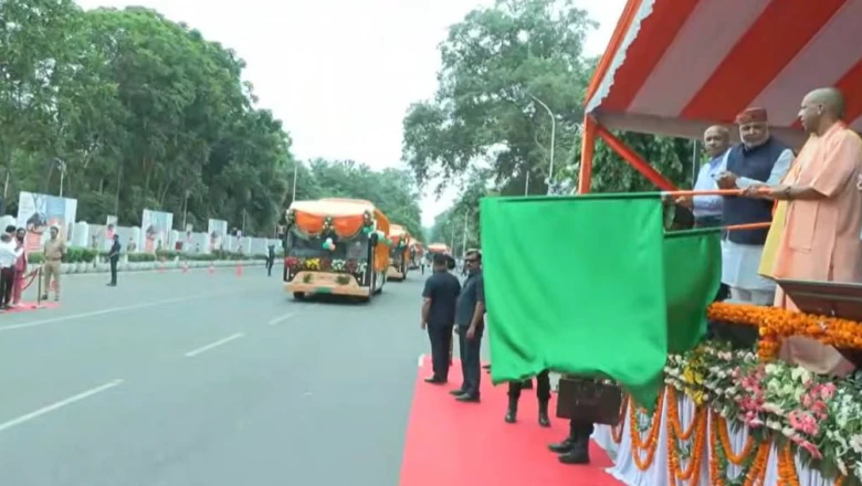 नोएडा से जेवर एयरपोर्ट तक दौड़ेंगी इलेक्ट्रिक बसें, सीएम योगी ने दिखाई हरी झंडी; अयोध्या को लेकर कही बड़ी बात