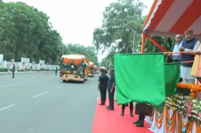 नोएडा से जेवर एयरपोर्ट तक दौड़ेंगी इलेक्ट्रिक बसें, सीएम योगी ने दिखाई हरी झंडी; अयोध्या को लेकर कही बड़ी बात