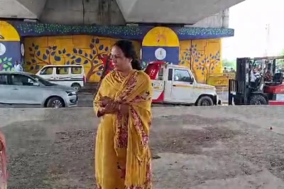 हरियाणा: निलंबन के बाद महिला गेस्ट टीचर के पास आने लगे राजनीतिक दलों के फोन, कॉकरोच जनता पार्टी के प्रदर्शन में हुई थीं शामिल