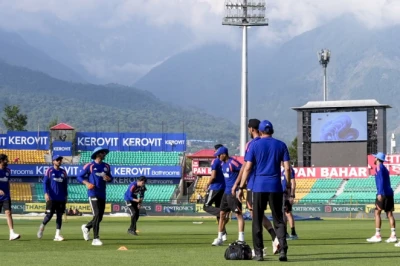 IND vs AFG: पहले वनडे में ईशान किशन के हाथ में आ सकती है विकेटकीपिंग, नंबर-3 पर राहुल को आजमाने के संकेत