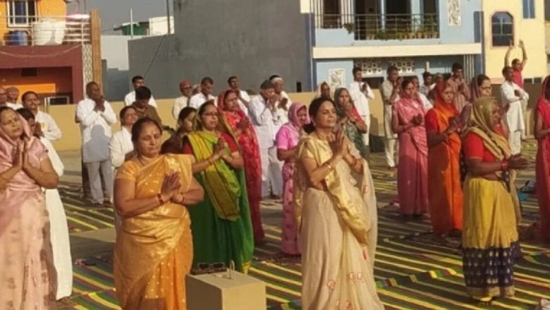 बिना दवा और थेरेपी के ठीक हो रहे मरीज! इस अनोखे शिविर में इस तरीके से होता है बीमारियों का इलाज