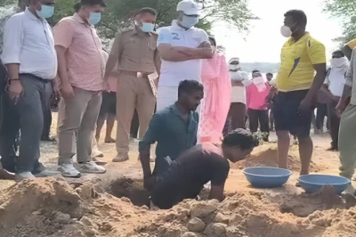 बलौदाबाजार: जहरीली शराब ने ली 8 लोगों की जान, जांच के लिए कब्र से निकाला गया शव