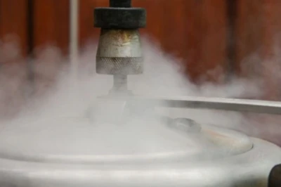 किचन में मां के पास खड़े थे तीन मासूम, तभी जोरदार धमाके के साथ फट गया प्रेशर कुकर