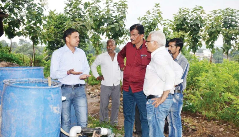 72 साल की उम्र और किसानी के 50 बरस: हाईटेक फार्मिंग और वर्मी कंपोस्ट पर वैज्ञानिकों संग किया शोध