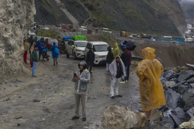 देश के दक्षिण और पूर्वी हिस्सों में जोरदार बारिश, राजस्थान में लू का अलर्ट; जानें कहां तक पहुंचा मानसून