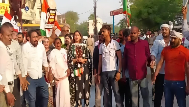 कटनी में कांग्रेस का हल्लाबोल: मीनाक्षी नटराजन का नामांकन रद्द होते ही सड़कों पर उतरे कार्यकर्ता, चली वाटर कैनन
