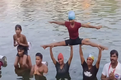 International Yoga Day 2026: शिप्रा नदी की लहरों पर योग करते बच्चे-युवा, मनमोहक नजारा खींच रहा पर्यटकों का ध्यान
