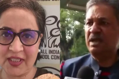TMC में फूट: बागी सांसदों की बैठक के बीच कीर्ति आजाद और सागरिका घोष पहुंचे ओम बिरला के पास, सौंपा पत्र