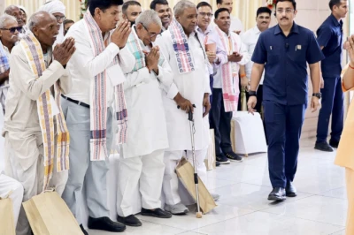जेवर एयरपोर्ट: जमीन देने से पहले इनकार कर चुके थे किसान, सीएम योगी ने सुनाई मनाने की कहानी