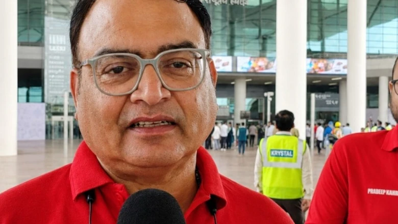 जेवर एयरपोर्ट: हवाई सफर तो शानदार रहा, पर टैक्सी के लिए 40 मिनट भटकते रहे यात्री, हेल्प डेस्क ने कहा- 'खुद इंतजाम कर लो'