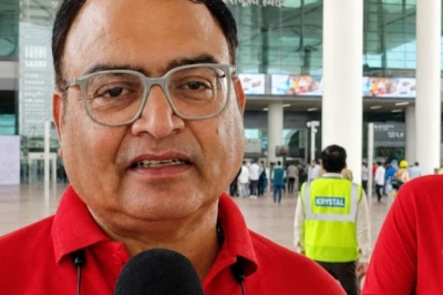 जेवर एयरपोर्ट: हवाई सफर तो शानदार रहा, पर टैक्सी के लिए 40 मिनट भटकते रहे यात्री, हेल्प डेस्क ने कहा- 'खुद इंतजाम कर लो'