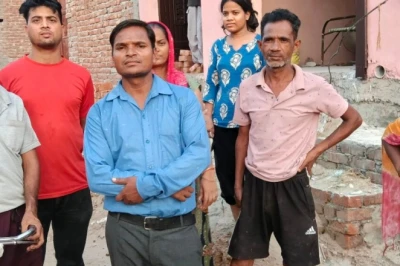 फरीदाबाद में बुलडोजर की आहट: 15 लाख में बना घर और अगले ही दिन चिपका नोटिस, उजड़ने के डर में परिवार