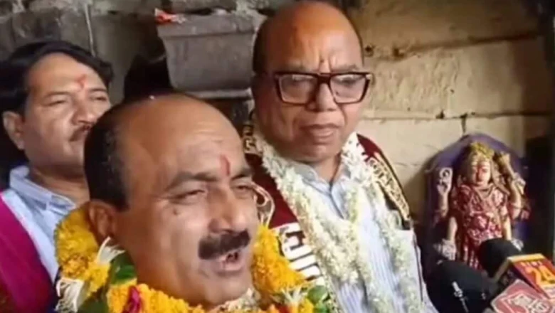 महाकालेश्वर के दरबार पहुंचे राज्यसभा सांसद महेश केवट, बाबा महाकाल को दिया जीत का श्रेय, कांग्रेस पर साधा निशाना