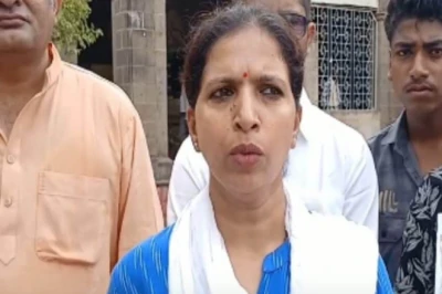खंडवा-मूंदी मार्ग की बदहाली पर फूटा गुस्सा, एनएसयूआई-यूथ कांग्रेस का दंडवत प्रदर्शन, बढ़ती लागत पर सवाल