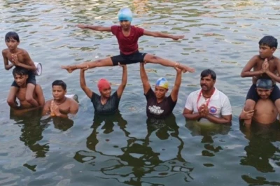 उज्जैन में योग दिवस पर अनूठी छटा, शिप्रा के बीच जल में योग मुद्राएं बनाएंगे नन्हे तैराक