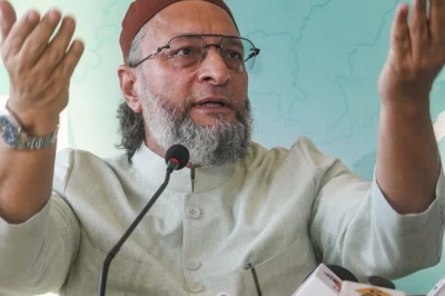 ओवैसी का बड़ा सियासी इशारा: 'पुरानी कमजोरियां दूर कर लीं', बताया यूपी में बीजेपी को कैसे रोकेंगे