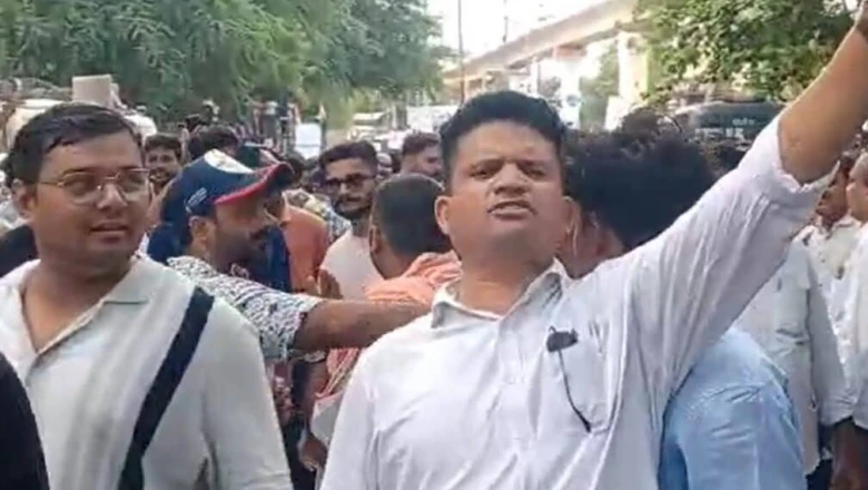 नागपुर में अभिजीत दीपके के प्रदर्शन में गूंजे ‘अर्बन नक्सल’ और ‘जय श्री राम’ के नारे