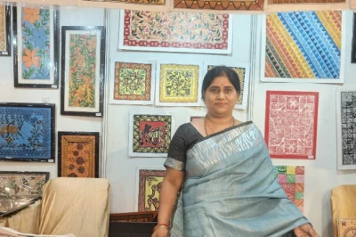 कंप्यूटर शिक्षिका से कलाकार तक: पुनीता ने सोहराय कला से गढ़ी झारखंड की नई पहचान