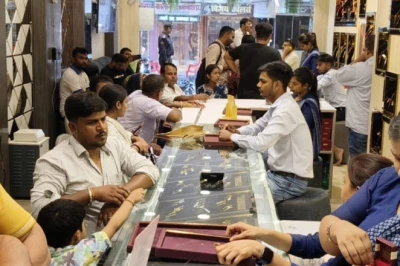लग्न सीजन में मुजफ्फरपुर के सर्राफा बाजार में ज्वेलरी पर बंपर ऑफर, कैशबैक से लेकर फ्री इंश्योरेंस तक