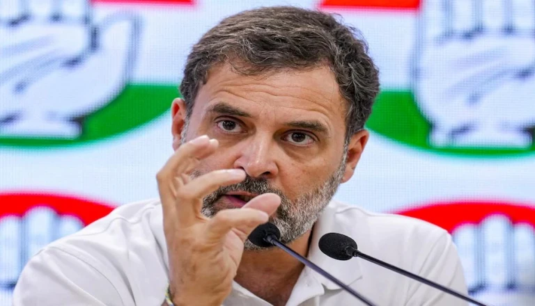 NEET पेपर लीक पर सियासी घमासान: राहुल का छात्र अभियान, टेलीग्राम बैन और थप्पड़कांड