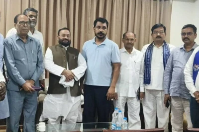 UP Politics: नए सियासी समीकरण की तलाश में स्वामी प्रसाद मौर्य, चंद्रशेखर आजाद से मुलाकात के क्या हैं मायने