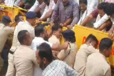 बिजली दरें बढ़ने से नाराज कांग्रेस का सड़कों पर प्रदर्शन, मुख्यमंत्री का पुतला फूंका; डिप्टी सीएम अरुण साव का पलटवार
