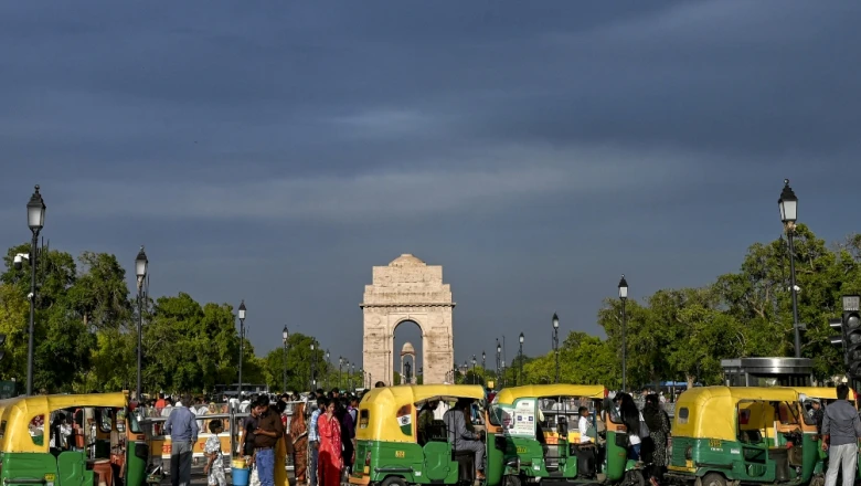 दिल्ली-NCR में आज फिर बरसेंगे बादल, गर्मी से राहत के आसार; जानें अगले दो दिन का मौसम