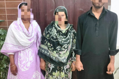 दूसरे के नाम पर यात्रा कर रहे तीन यात्री, एवं एक टिकट दलाल के विरुद्ध कार्रवाई