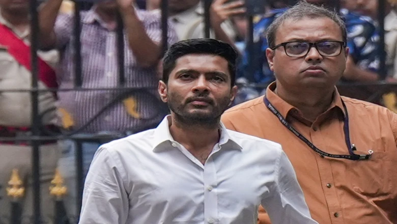 TMC सांसद अभिषेक बनर्जी की गिरफ्तारी का रास्ता साफ, MP हाई कोर्ट ने वारंट पर लगी रोक हटाई