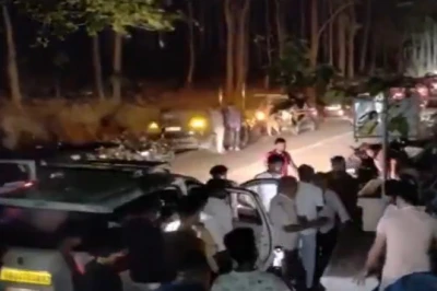 नैनीताल में टेंपो ट्रैवलर खाई में गिरी, मेरठ की 2 महिलाओं की मौत, 25 यात्री घायल