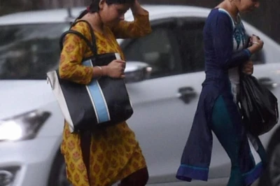 अब छाता नहीं, रेनकोट निकालने का वक्त: 80 किमी की रफ्तार से चलेगा तूफान, 13 राज्यों में भारी बारिश का अलर्ट