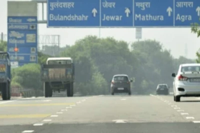 Mathura: Yamuna Expressway पर भीषण सड़क हादसा, कार सवार पिता-पुत्र की मौत