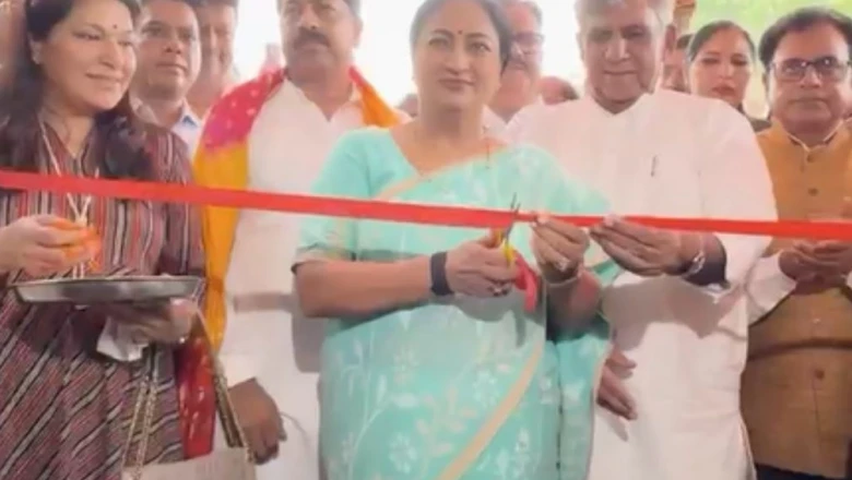 Rekha Gupta ने दिल्ली में जन कल्याण शिविर का उद्घाटन किया, 42 स्थानों पर लगे कैंप