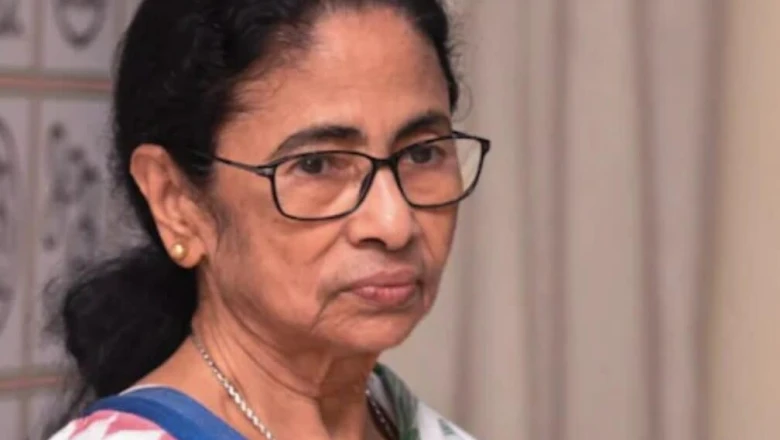 440 करोड़ रुपये वाले TMC के 3 बैंक खाते फ्रीज, ममता बनर्जी की पार्टी में बढ़ा सियासी संकट