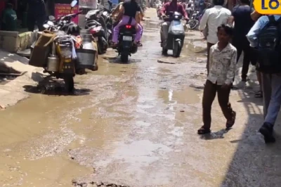 Noida Sector 49 के Barola गांव में बदहाल बुनियादी सुविधाएं, स्थानीय लोगों में भारी नाराजगी