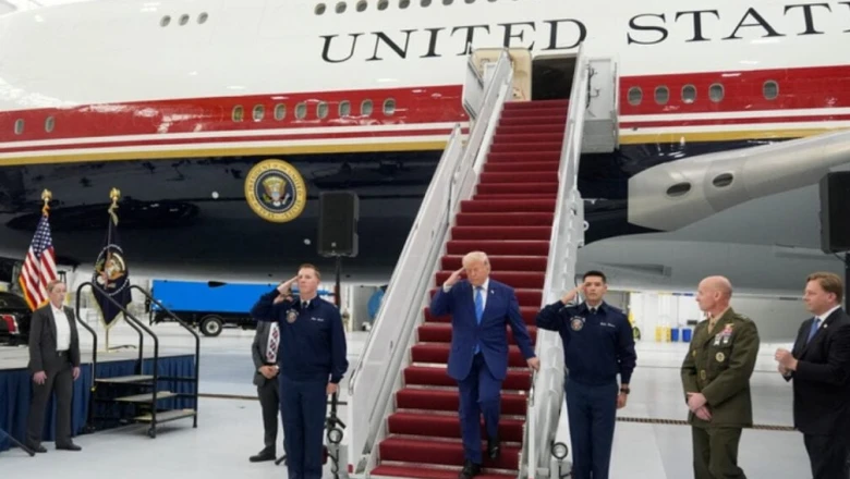 Donald Trump ने पेश किया कतर से मिला नया Boeing 747-8 विमान, जानिए क्या है इसकी खासियत