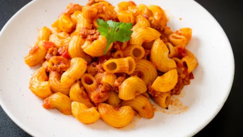 शाम के स्नैक्स में कुछ नया खाना है, तो बनाएं चटपटी Masala Macaroni