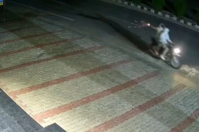 Rohtak में Congress विधायक Balram Dangi के दफ्तर पर फायरिंग, CCTV में कैद हुई घटना