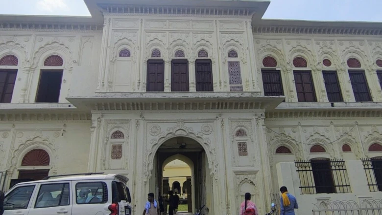 झांसी के Rani Mahal की खंडित मूर्तियां: 1857 के संग्राम और गौरवशाली इतिहास की अनकही कहानी