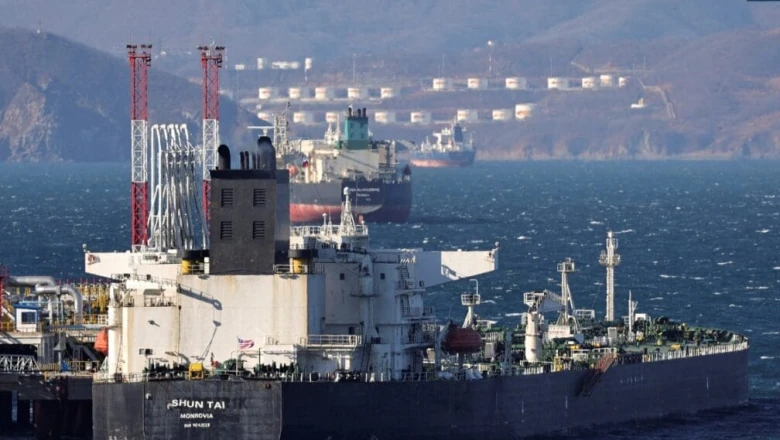 Hormuz Strait खुलने के बावजूद दुनिया पर मंडरा रहा है तेल संकट, 1 अरब बैरल से ज्यादा क्रूड ऑयल गायब