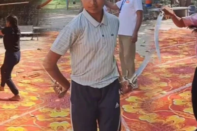 पाली में झांसी की रानी जैसा दम दिखा रही बेटियां, आर्य वीर दल के शिविर में तलवारबाजी और योग की धूम