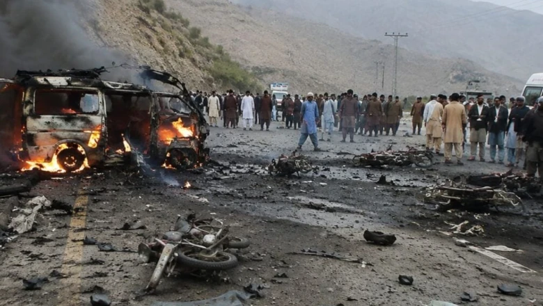 Pakistan में बम धमाकों से दहला Bannu जिला, 7 लोगों की मौत
