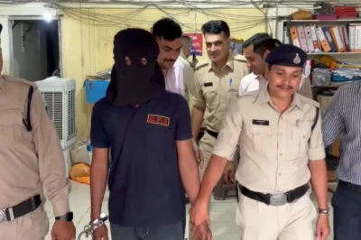 Indore: महज 48 घंटे में पुलिस ने सुलझाई ढाई करोड़ रुपये की चोरी, शोरूम का कर्मचारी ही निकला मास्टरमाइंड